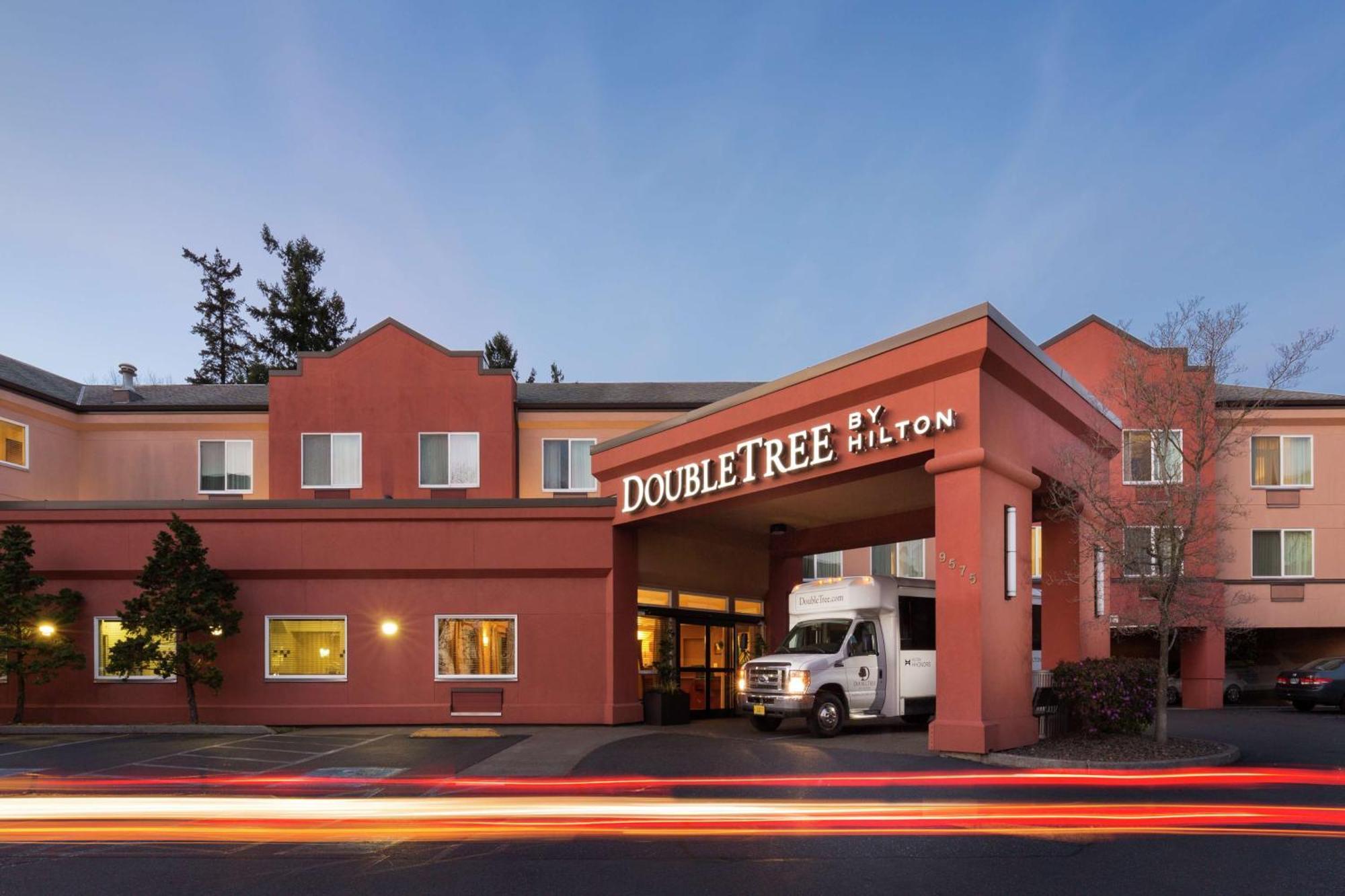 Doubletree By Hilton Portland Tigard Hotel Bagian luar foto
